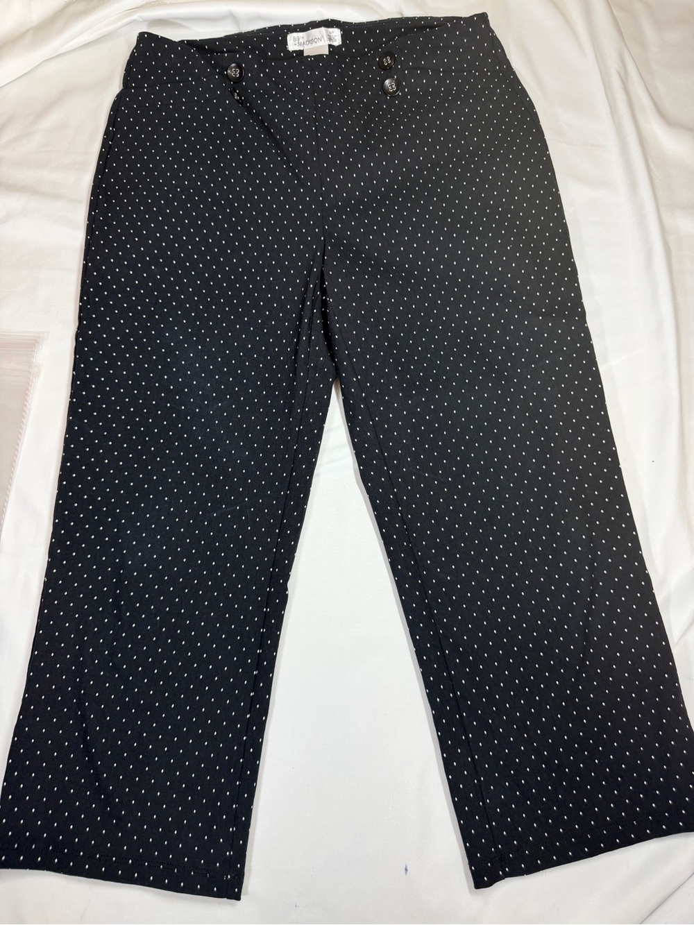 Madison Black Polka Dit capris